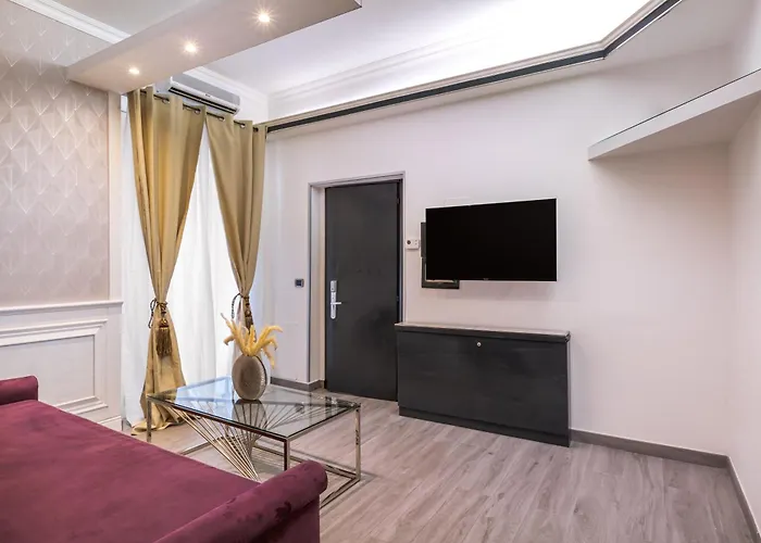 Daphne Suites