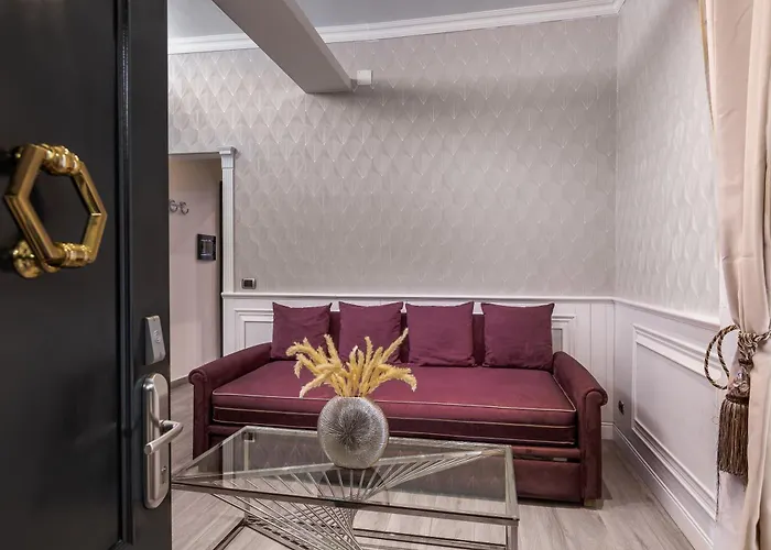 Daphne Suites