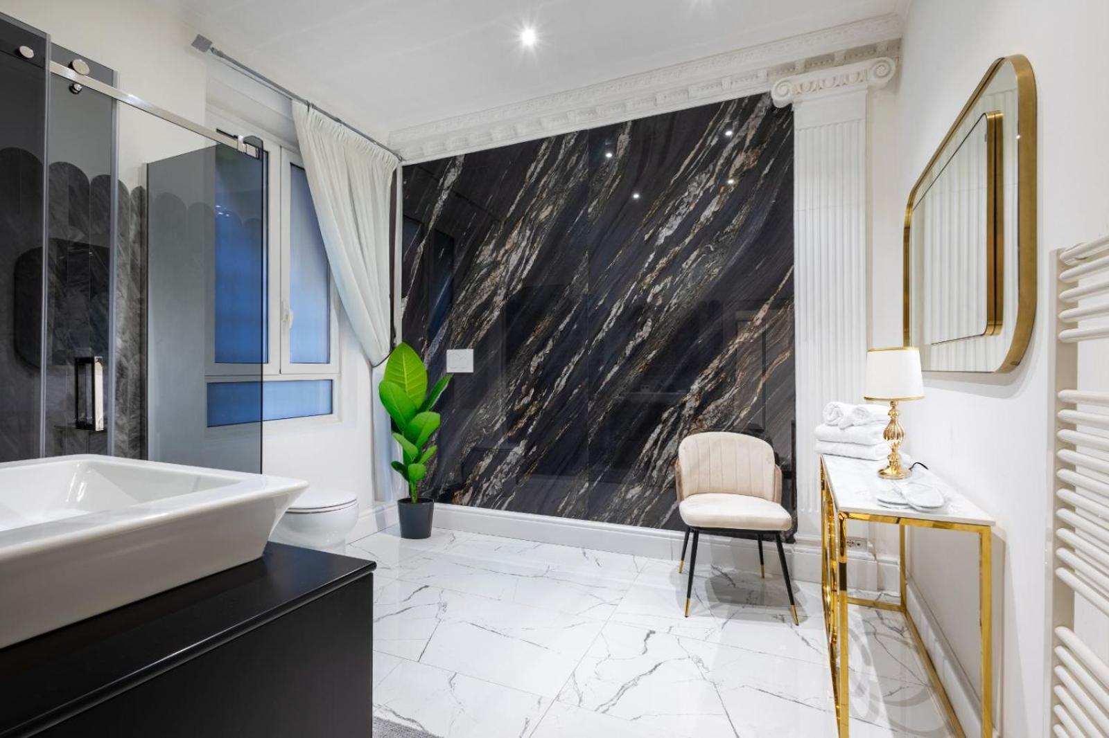 Daphne Luxury * Rom