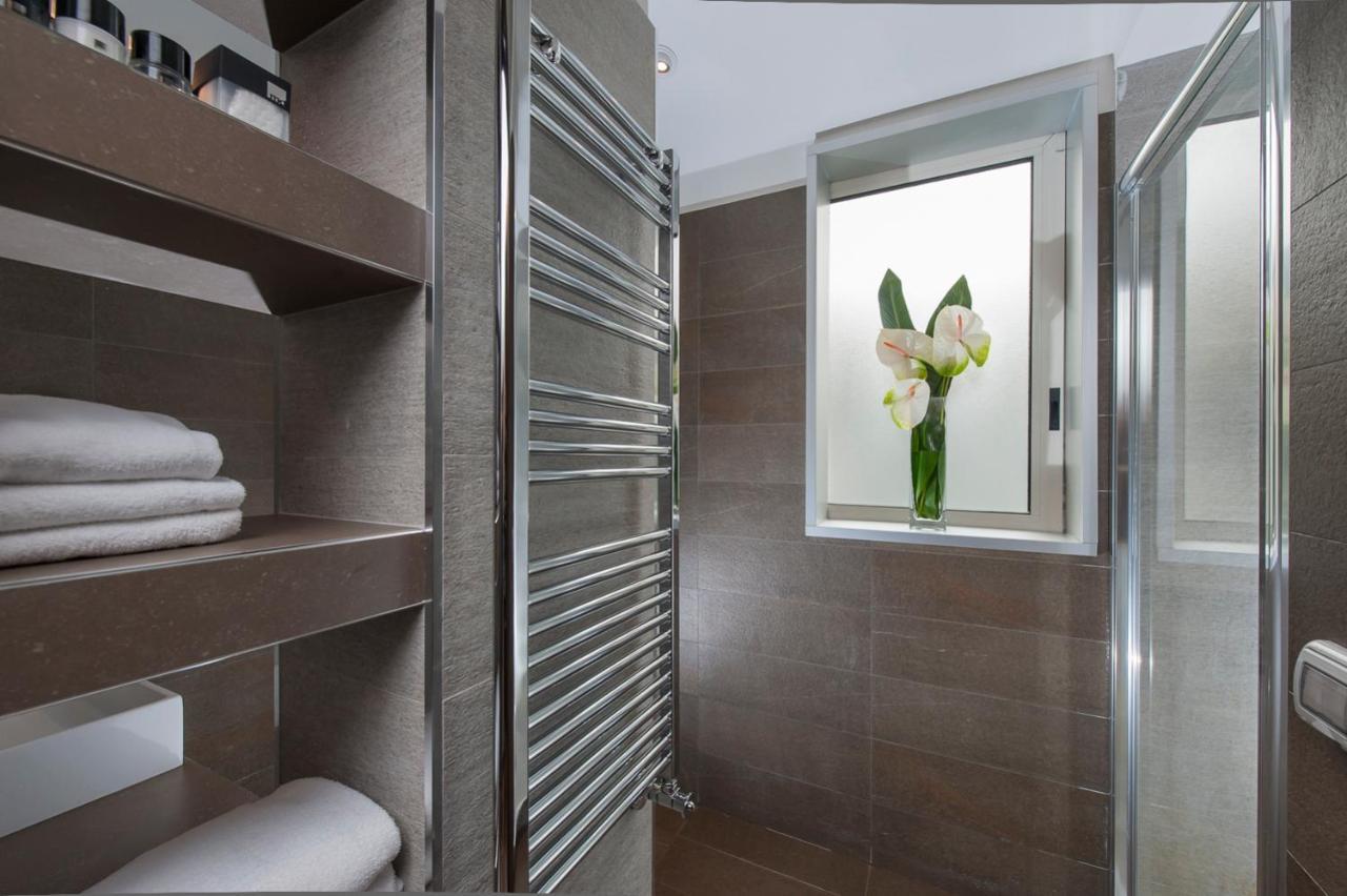 Daphne Luxury Rom
